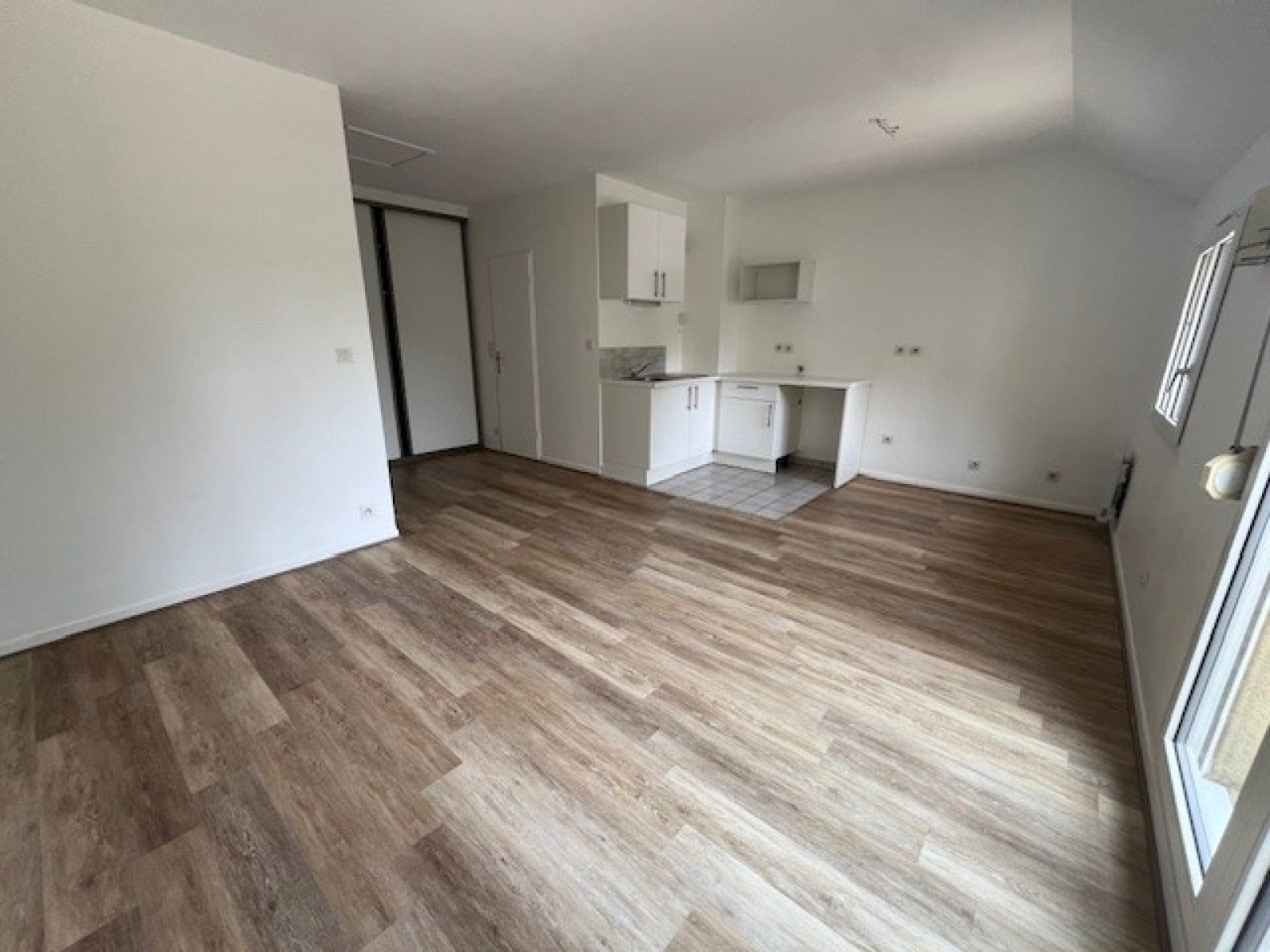 Image_, Studio, Yerres, ref :LALOF1
