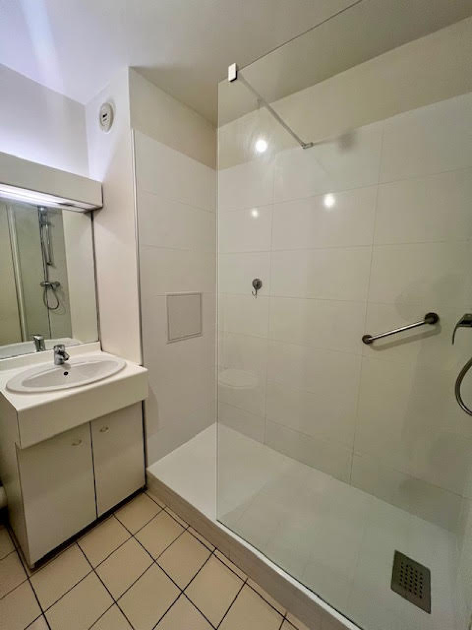 Image_, Studio, Montgeron, ref :DUMF1