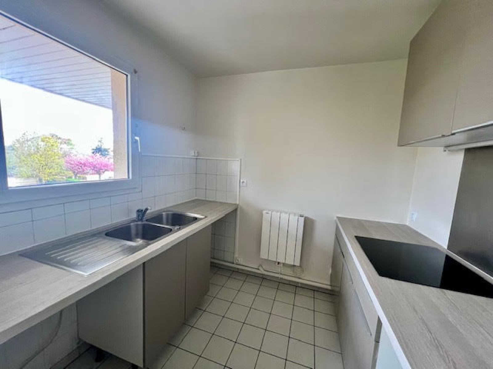 Image_, Studio, Montgeron, ref :DUMF1